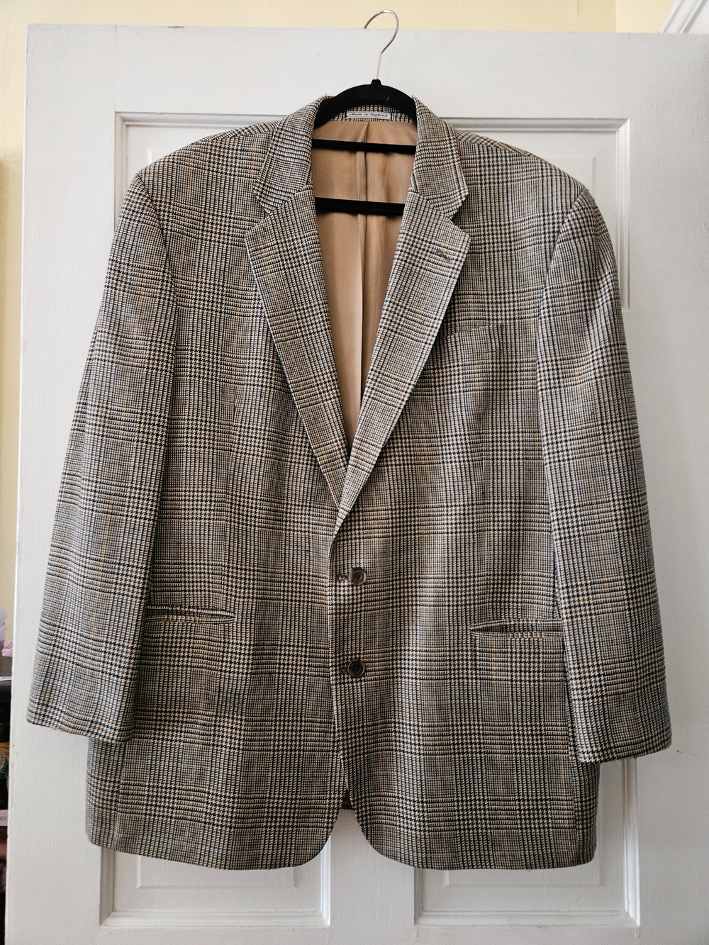 Men's Plaid Sport Coat Blazer in Beige and Black